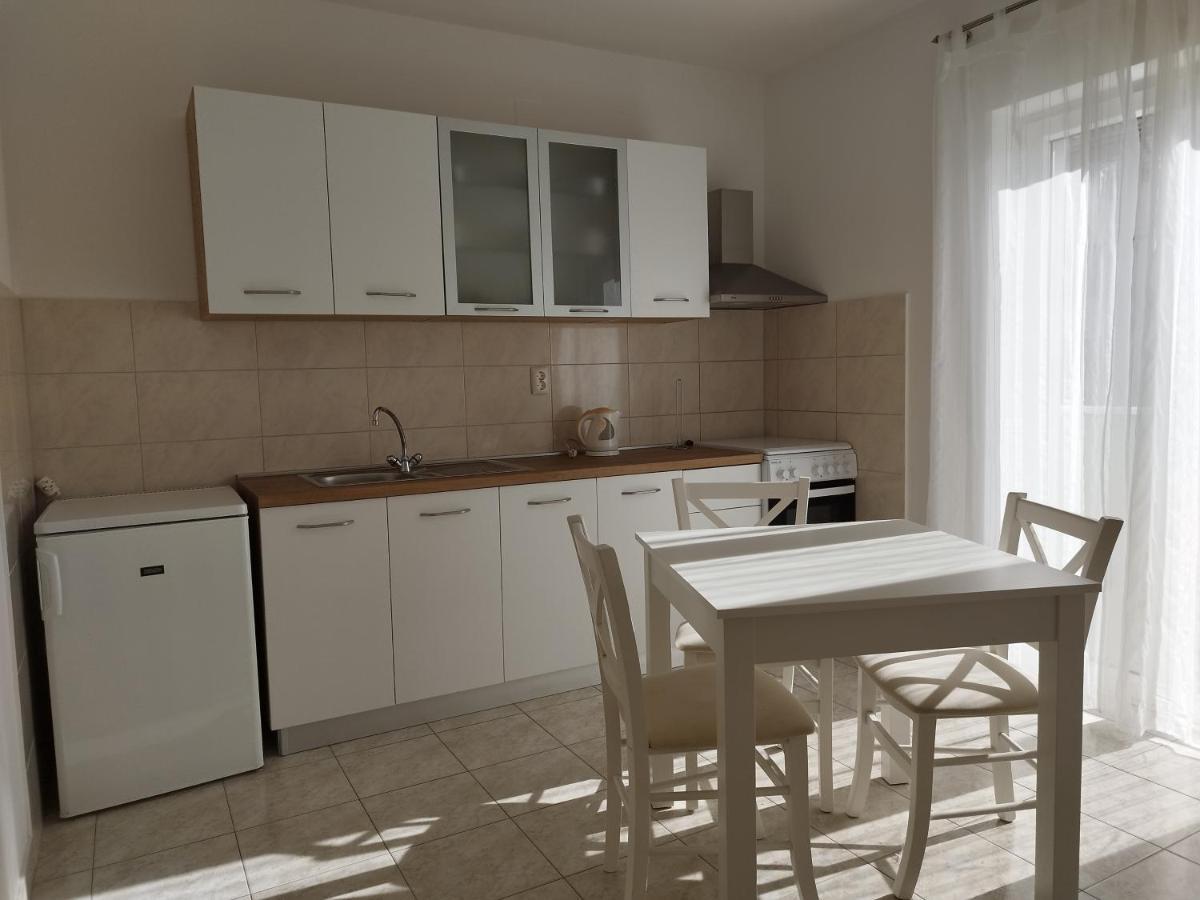 Apartment Valerija Kaštela Buitenkant foto