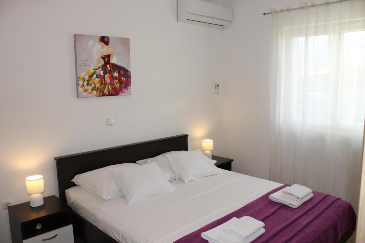 Apartment Valerija Kaštela Buitenkant foto