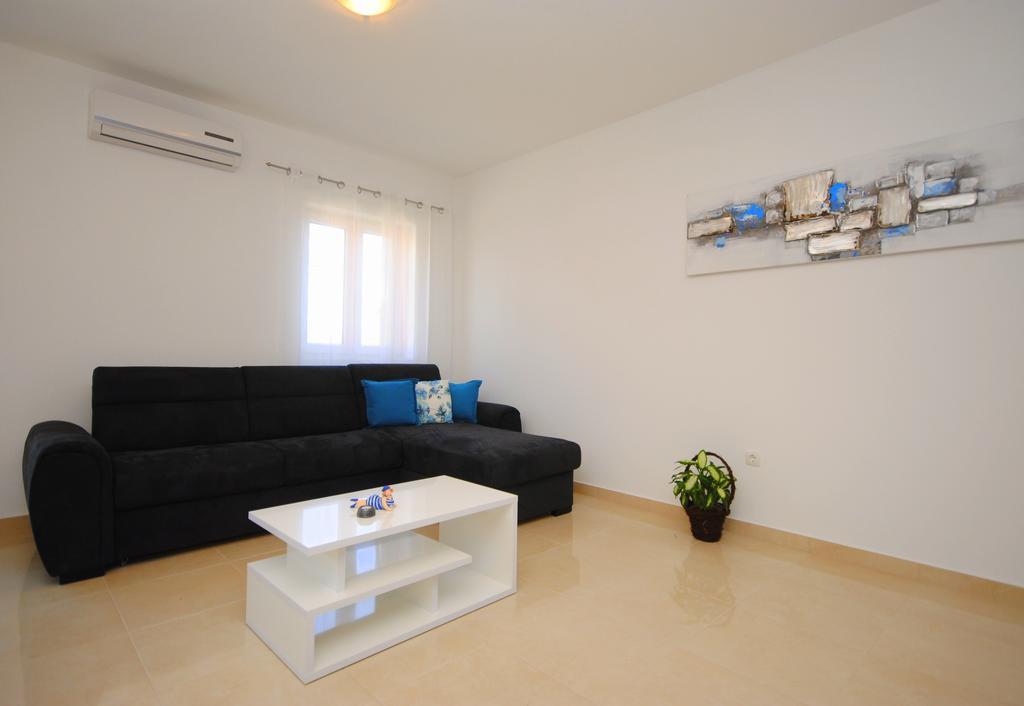Apartment Valerija Kaštela Buitenkant foto
