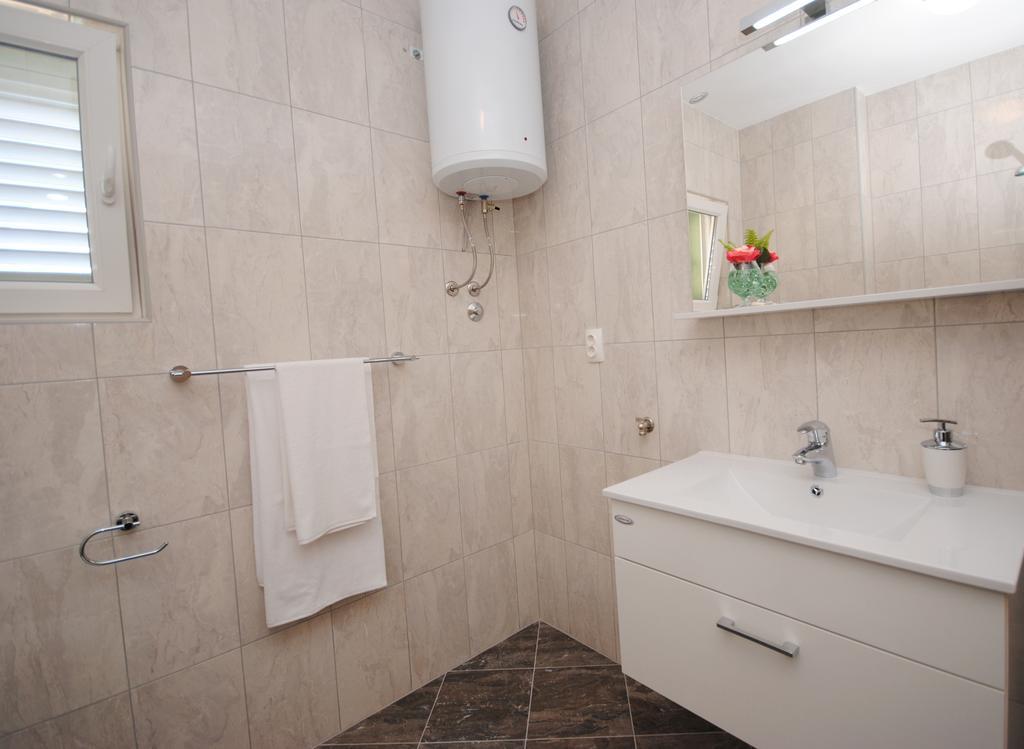 Apartment Valerija Kaštela Buitenkant foto